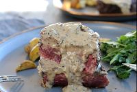 Grilled Filet Mignon with Creamy Peppercorn Sauce