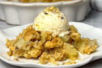 Perfect Pear Crumble Recipe with Crispy Oat Topping