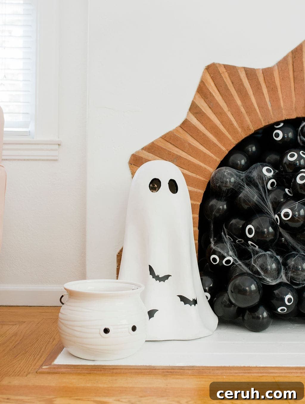 Halloween Decorating Ideas: Creative Ways to Transform Your Home 5 img 106541 4