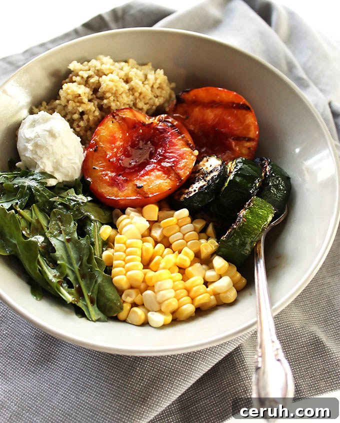 Grilled Peach and Zucchini Summer Bowls - All the best end of summer produce in one bowl! This recipe is EASY to make and is super healthy! So yum! Vegetarian/gluten free