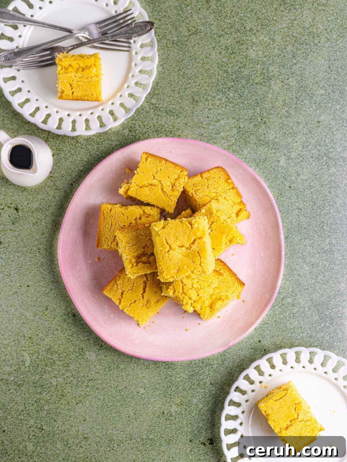 Cornbread served in different plates.